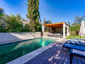 Espectacular casa  mediterránea en Los Nogales. Gran jardín