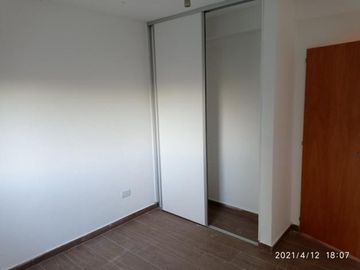 DEPTO. 2 AMB EN COMPLEJO UBICADO CASTELAR NORTE