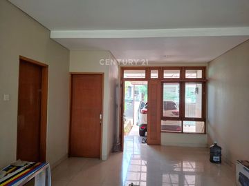 Rumah Di Jalan Suplir Griya Loka BSD 7609