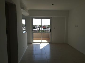 Departamento 3 amb. c/cochera cubierta, edificio NUEVO PRECIO Excelente ubicación CENTRO Lanus O.