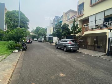 Rumah 3 Lantai Siap Huni Di Pondok Indah Jaksel