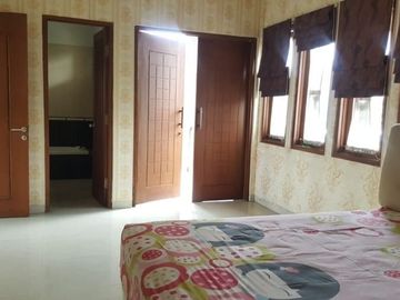 Rumah Bagus, 2Lt, Hal Luas, Private Cluster di Lenteng Agung