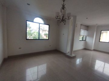 VENTA DEPARTAMENTO CEIBOS NORTE 3DORM 2DO PISO