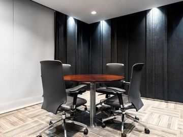 Private office space tailored to your business’ unique needs in Regus WTC 5