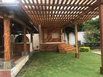 Vendo amplia propiedad con dos casas en Malacatos