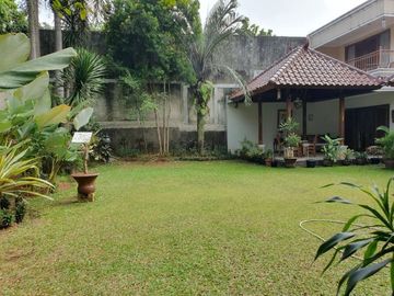 Rumah 2 Lantai ada Halaman Belakang Luas di Bintaro- Gb 5818 Br