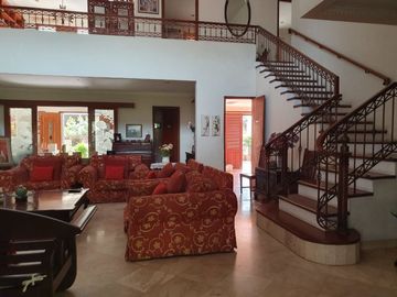 Rumah 2 Lantai ada Halaman Belakang Luas di Bintaro- Gb 5818 Br