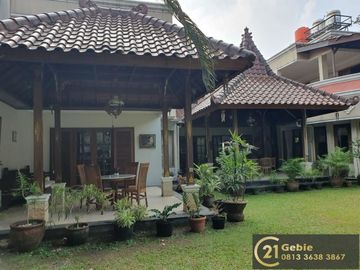 Rumah 2 Lantai ada Halaman Belakang Luas di Bintaro- Gb 5818 Br