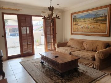 Rumah 2 Lantai ada Halaman Belakang Luas di Bintaro- Gb 5818 Br