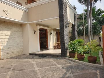 Rumah 2 Lantai ada Halaman Belakang Luas di Bintaro- Gb 5818 Br