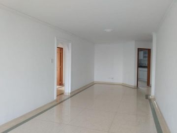 apartamento en venta en altos de riomar. Cod V3817