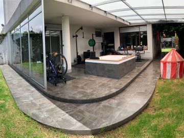 Casa tipo moderna en venta, Urb. Pueblo Viejo los Chillos, terreno 452m2, 337m2 construcción