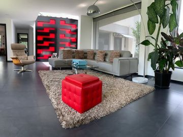 Casa tipo moderna en venta, Urb. Pueblo Viejo los Chillos, terreno 452m2, 337m2 construcción