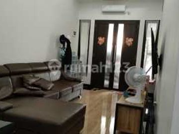 Rumah 2.5 Lantai Baru Renovasi Total di Cengkareng Elok