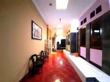 Wisma 20 Kamar di Kawasan Turis Asing Tirtodipuran