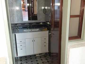 Venta casa 5 ambientes. Parque Patricios