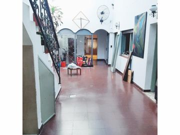 Venta casa 5 ambientes. Parque Patricios