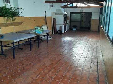 Venta casa 5 ambientes. Parque Patricios