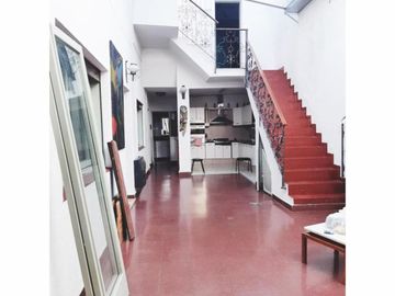 Venta casa 5 ambientes. Parque Patricios