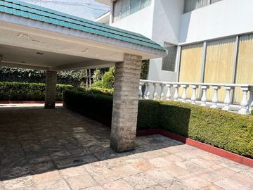 Casa en venta en Lomas Hipódromo
