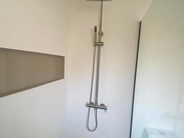 Hermosa y Moderna Casa en Venta de 2 dorm. en Machalí