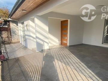 Hermosa y Moderna Casa en Venta de 2 dorm. en Machalí