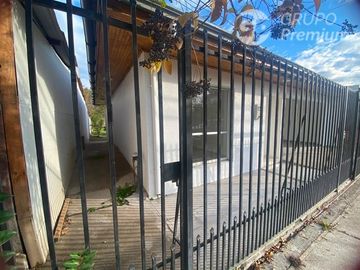 Hermosa y Moderna Casa en Venta de 2 dorm. en Machalí