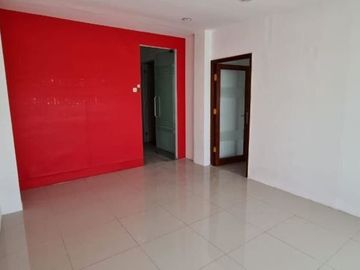 Rumah Usaha Nol Jalan di Polisi Istimewa Hadap Selatan Listrik 16500 VA