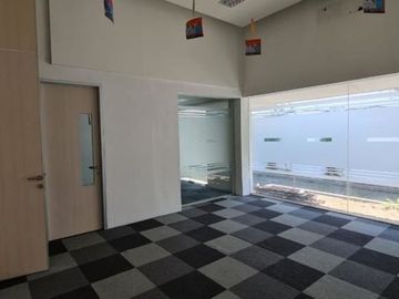 Rumah Usaha Nol Jalan di Polisi Istimewa Hadap Selatan Listrik 16500 VA