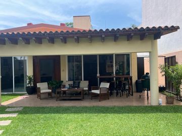 Linda casa con alberca en Cuernavaca