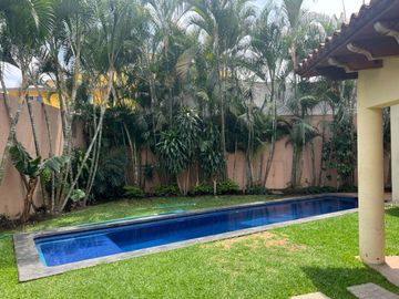 Linda casa con alberca en Cuernavaca