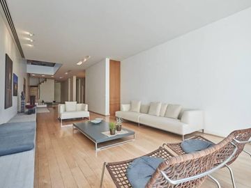 Casa / residencia 5 ambientes en venta - Barrio Parque