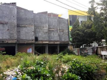 Ruko di Karang Menjangan, Nol Jalan, Hadap timur