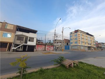 VILLA EL SALVADOR - VENTA CASA EN AVENIDA PRINCIPAL - REA 140 m2