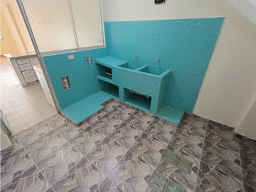 VILLA EL SALVADOR - VENTA CASA EN AVENIDA PRINCIPAL - REA 140 m2