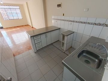 VILLA EL SALVADOR - VENTA CASA EN AVENIDA PRINCIPAL - REA 140 m2