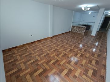 VILLA EL SALVADOR - VENTA CASA EN AVENIDA PRINCIPAL - REA 140 m2