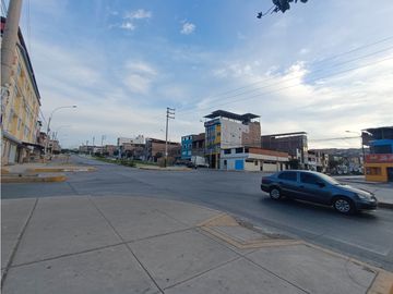VILLA EL SALVADOR - VENTA CASA EN AVENIDA PRINCIPAL - REA 140 m2