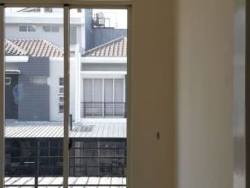 Rumah Puri Mansion RENOV 2,5lt Full Bangunan. Uk.8x15, hdp utara.