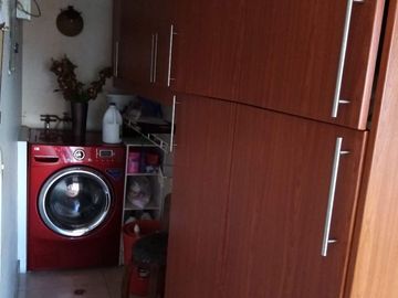 Vendo Lindo Departamento Remodelado en Edificio Antiguo en buen Estado de 300 m2 en el Sector de la Gonzales Suarez