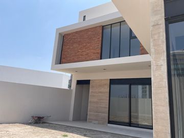 CASA EN CERRADA DEL PEDREGAL, SLP