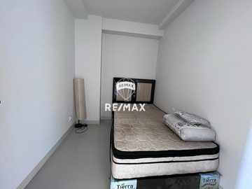 Dijual 2BR Oak Tower A Pulo Gadung – Semi Furnish,  Lt. 5, Cocok Investasi, Yield Sewa Tinggi