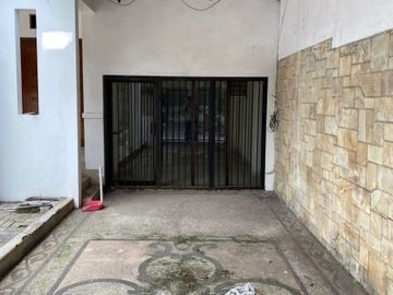 Sewa rumah daerah tenggilis, cocok untuk segala usaha baik usaha dagang, kantoran atau cafe, lokasi strategis