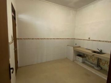 Sewa rumah daerah tenggilis, cocok untuk segala usaha baik usaha dagang, kantoran atau cafe, lokasi strategis