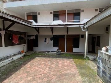 Sewa rumah daerah tenggilis, cocok untuk segala usaha baik usaha dagang, kantoran atau cafe, lokasi strategis