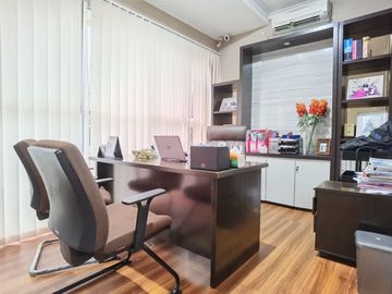 DIJUAL RUKO GADGET LOKASI BAGUS FULL FURNISH DI GADING SERPONG
