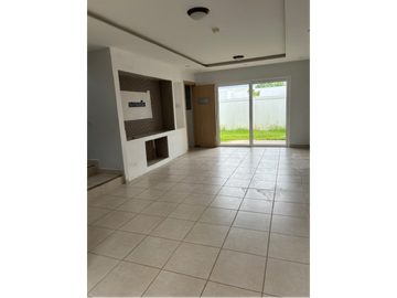 VENDO CASA  PH VICTORIA BRISAS DEL GOLF PASEO DEL NORTE
