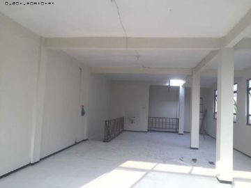 Ruko di Megah Raya, Nol jalan, Hdp utara / barat