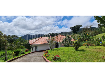 Oportunidad! Se vende casa en Altos del Maria Cod. 3185427