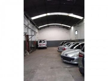 EXCELENTE GALPON CON DEPARTAMENTO EN VENTA, RUBEN DARIO 400 -TEMPERLEY-